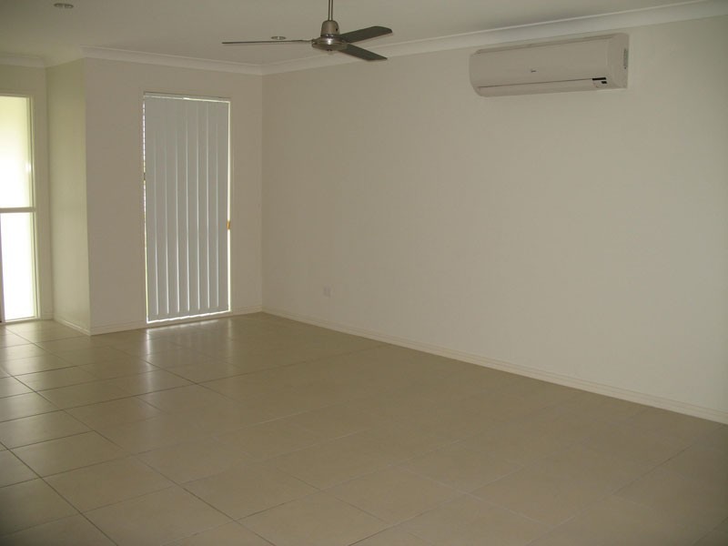 1/21 Michael David Dve, Warner QLD 4500