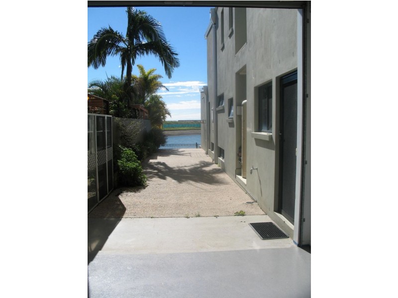 22 Wildfire Court, Newport QLD 4020