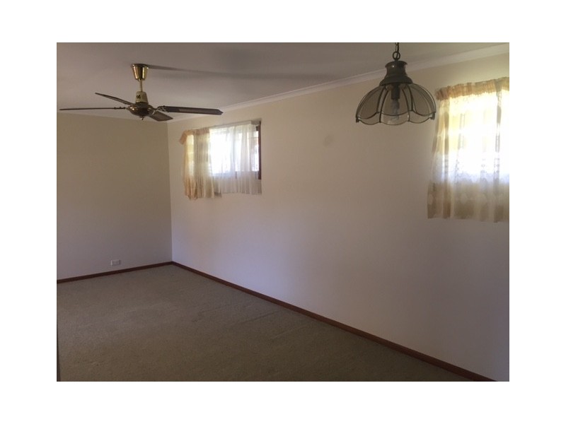 27 Vienna Way, Strathpine QLD 4500