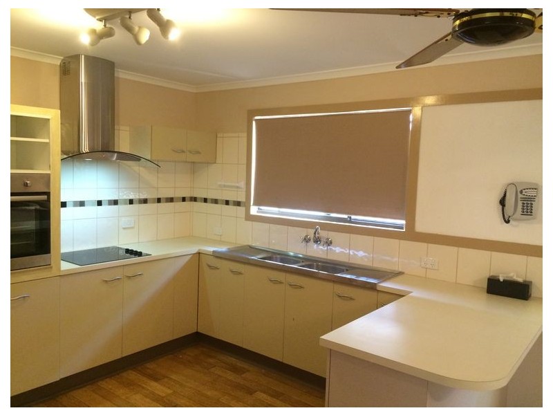 62 Peter St, Strathpine QLD 4500