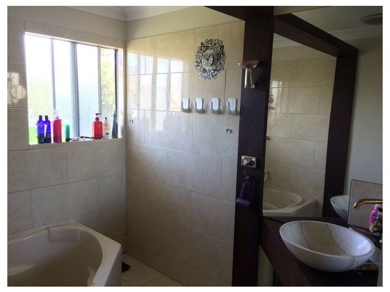 33 Dayboro Road, Petrie QLD 4502