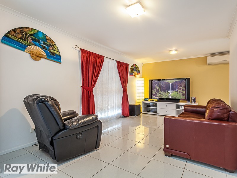 8 Maurienne Road, Petrie QLD 4502