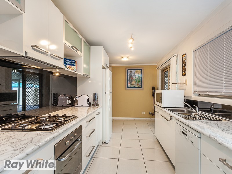 8 Maurienne Road, Petrie QLD 4502