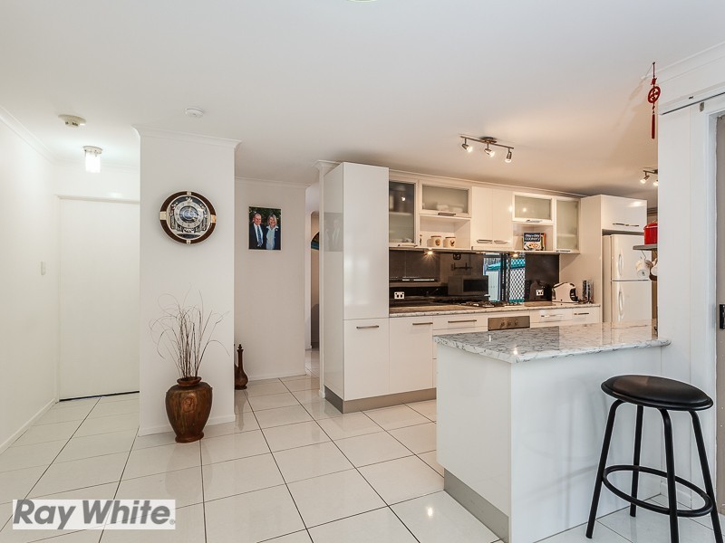 8 Maurienne Road, Petrie QLD 4502