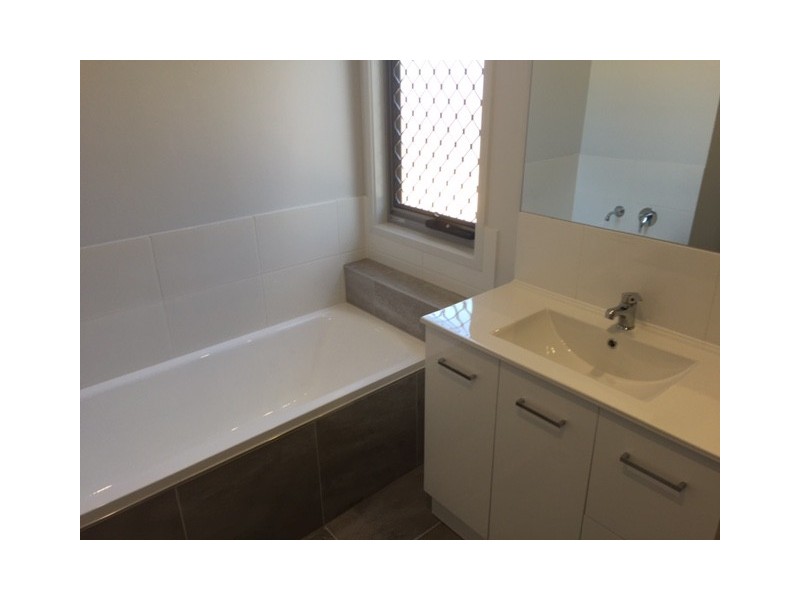 4/35 Admiralty Circuit, Lawnton QLD 4501