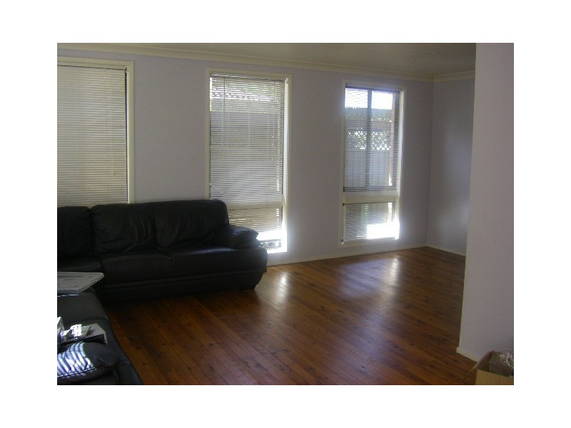 27 WILLIAM COX DR, Richmond NSW 2753