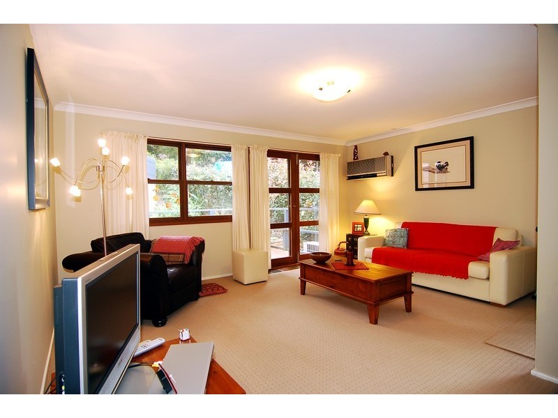 15 CURRAWONG CRESCENT, Bowen Mountain NSW 2753
