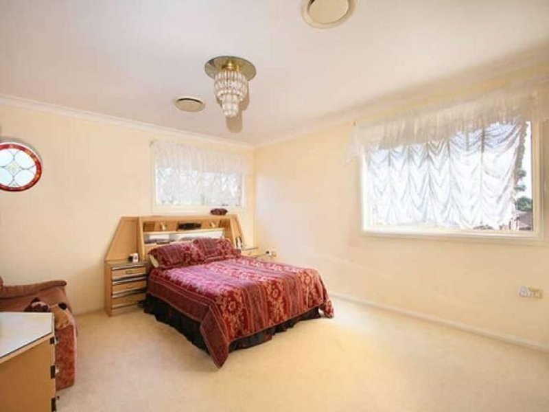 27 BALMAIN RD, Mcgraths Hill NSW 2756