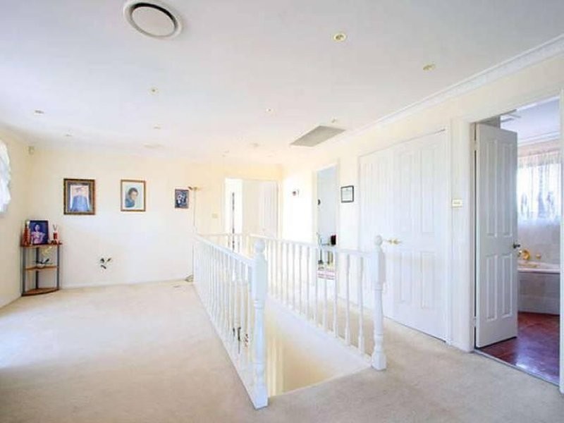27 BALMAIN RD, Mcgraths Hill NSW 2756