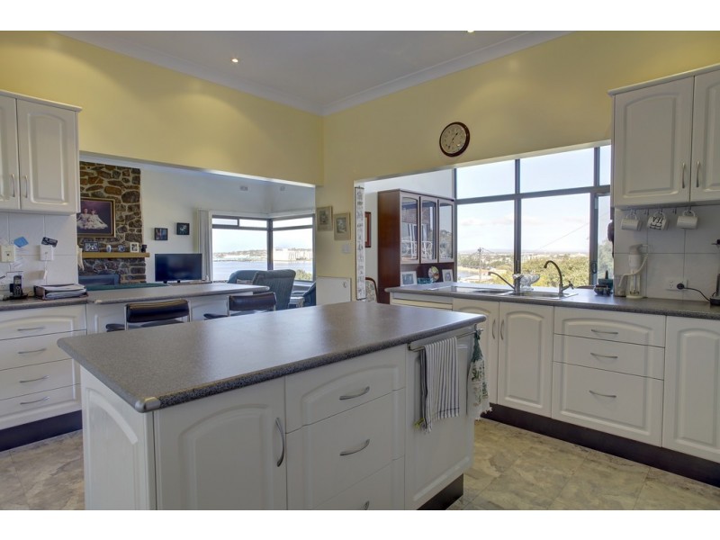 5 Lombardy Place, Port Lincoln SA 5606