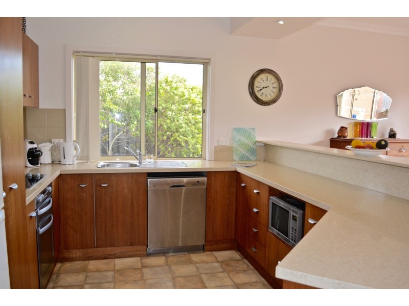 10/2 Benson Avenue, Coffin Bay SA 5607