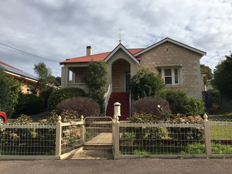 33 Oxford Tce, Port Lincoln SA 5606