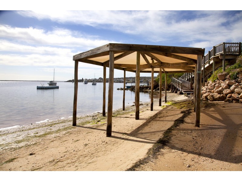 26 Pelican Court, Coffin Bay SA 5607