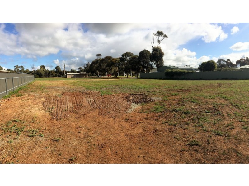 11 Benjamin Road, Poonindie SA 5607