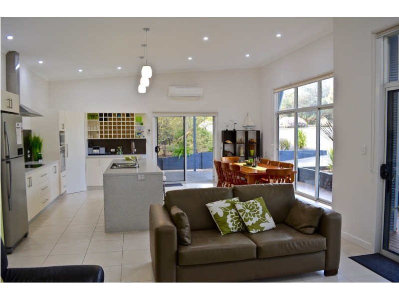 24 Douglas st, Coffin Bay SA 5607