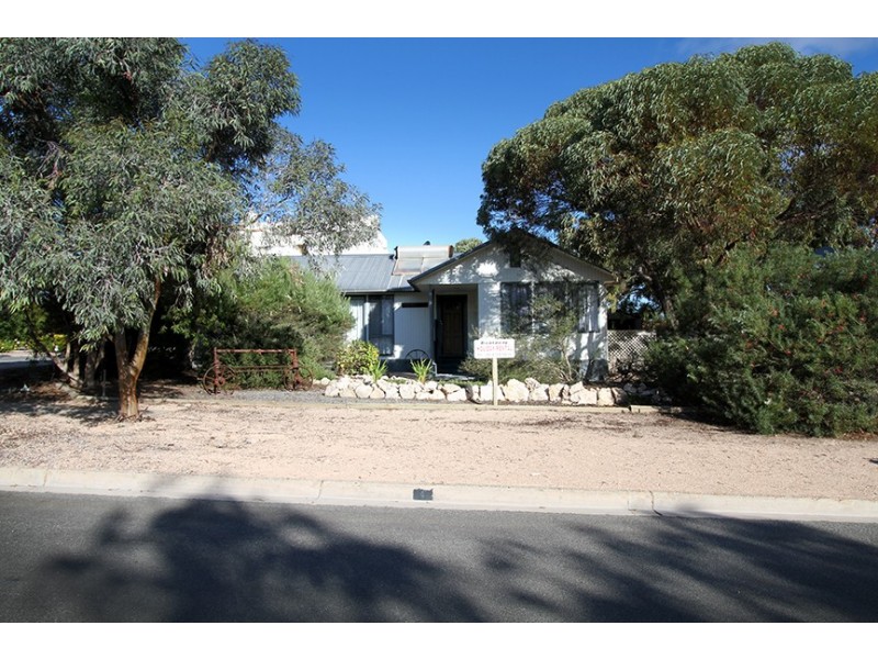 4 Flinders Drive, Streaky Bay SA 5680
