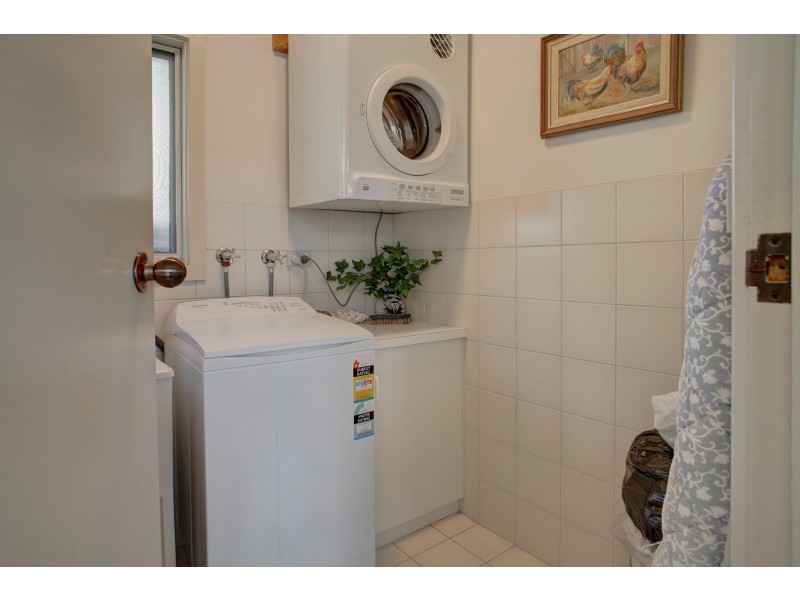 24 Parnkalla Avenue, Port Lincoln SA 5606