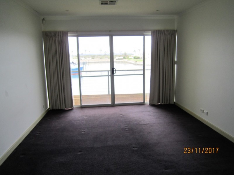 4/2 Sandy Point Drive, Port Lincoln SA 5606