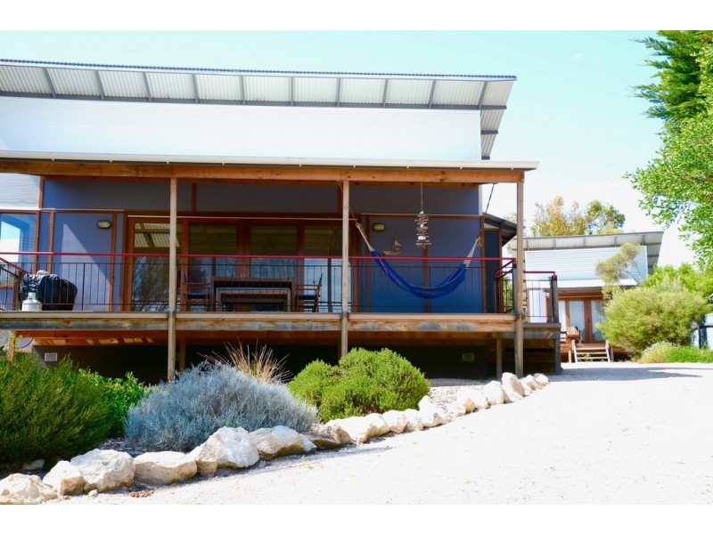 283 Esplanade, Coffin Bay SA 5607