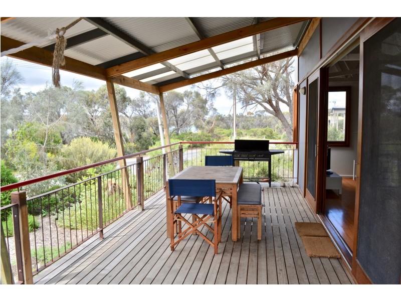 283 Esplanade, Coffin Bay SA 5607