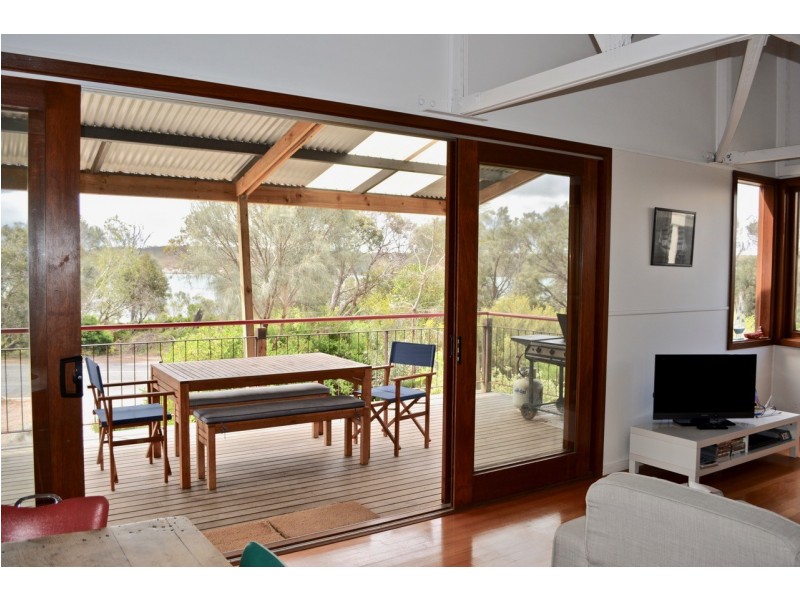 283 Esplanade, Coffin Bay SA 5607