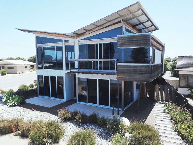 9 Esplanade, Tumby Bay SA 5605