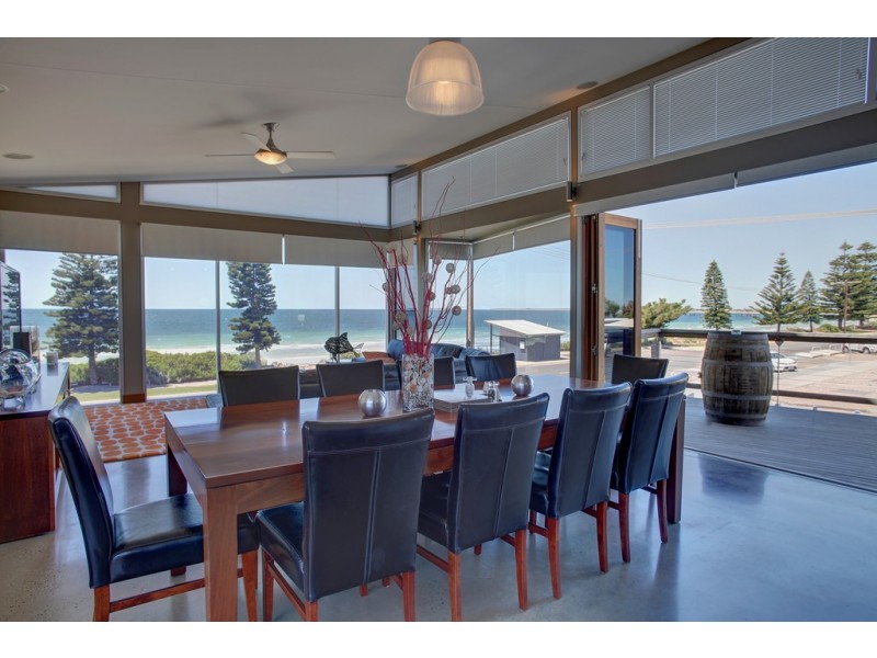 9 Esplanade, Tumby Bay SA 5605