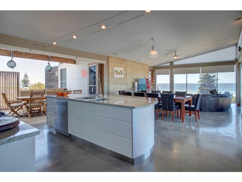 9 Esplanade, Tumby Bay SA 5605