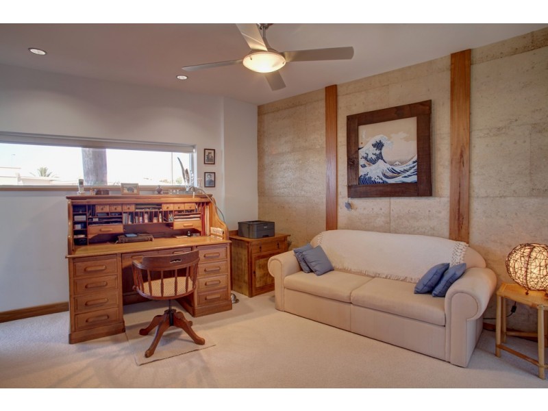 9 Esplanade, Tumby Bay SA 5605