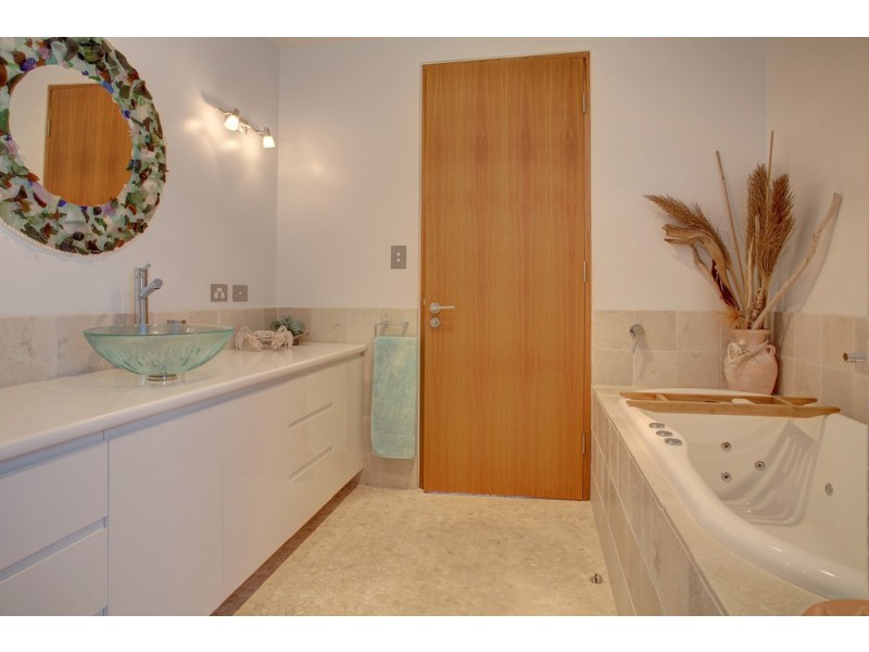 9 Esplanade, Tumby Bay SA 5605