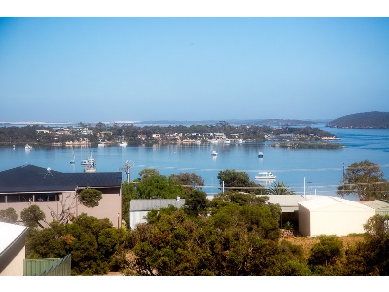 4 Sophie Cres, Coffin Bay SA 5607