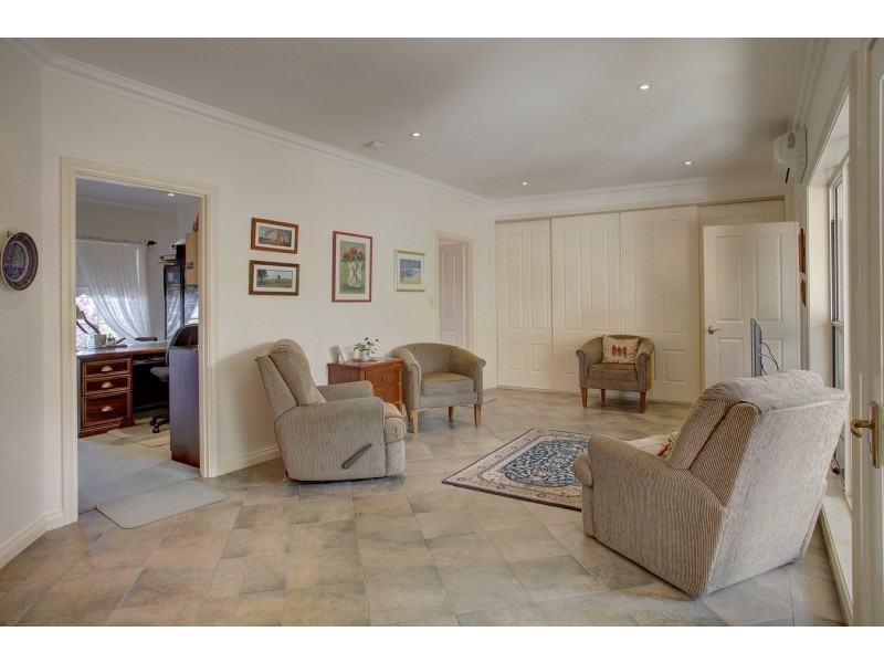 1 Lawson Drive, Port Lincoln SA 5606