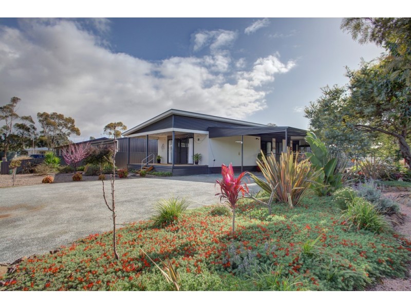 18 Benjamin Road, Poonindie SA 5607