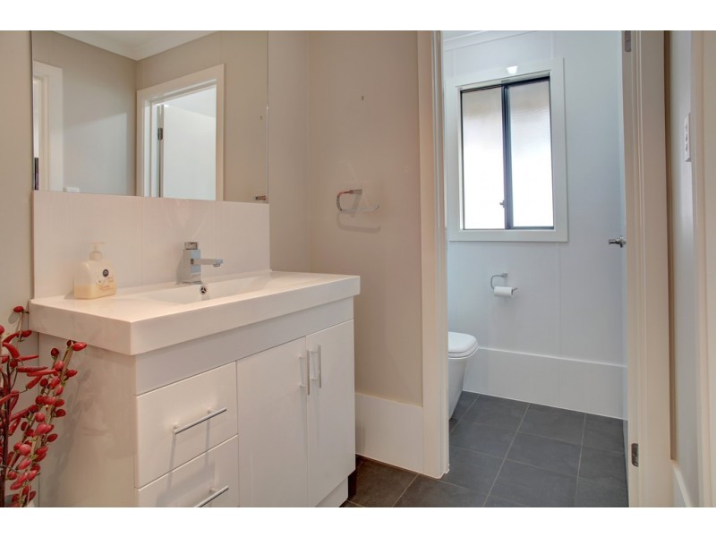 18 Benjamin Road, Poonindie SA 5607