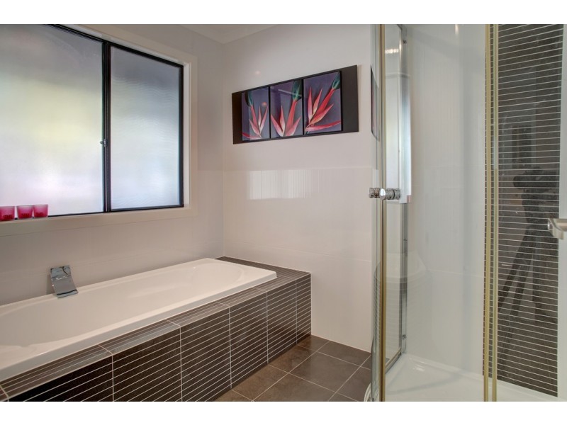 18 Benjamin Road, Poonindie SA 5607