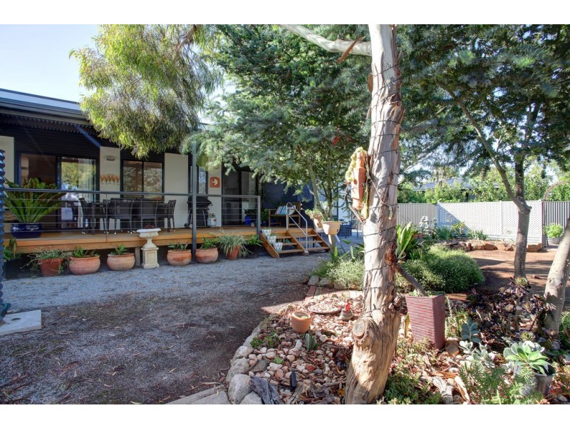 18 Benjamin Road, Poonindie SA 5607