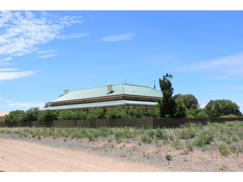 45730 Eyre Highway, Ceduna SA 5690