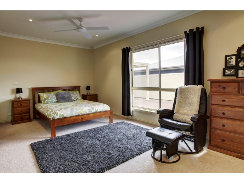 25 Laguna Drive, Port Lincoln SA 5606