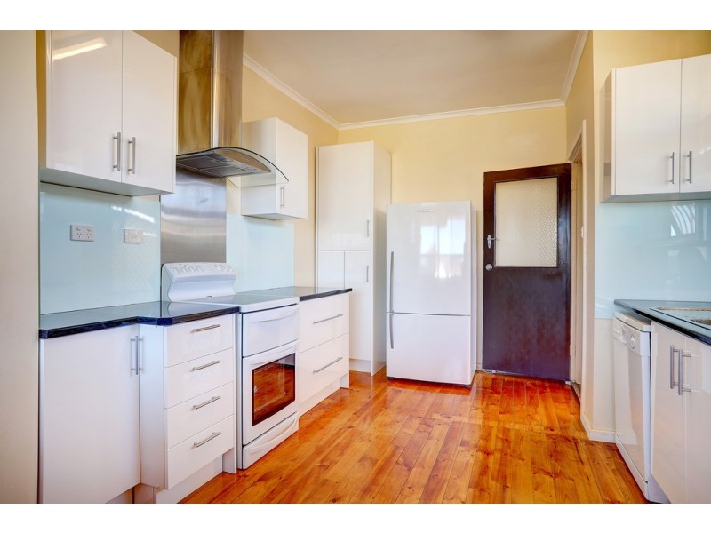 24 Myers Street, Port Lincoln SA 5606
