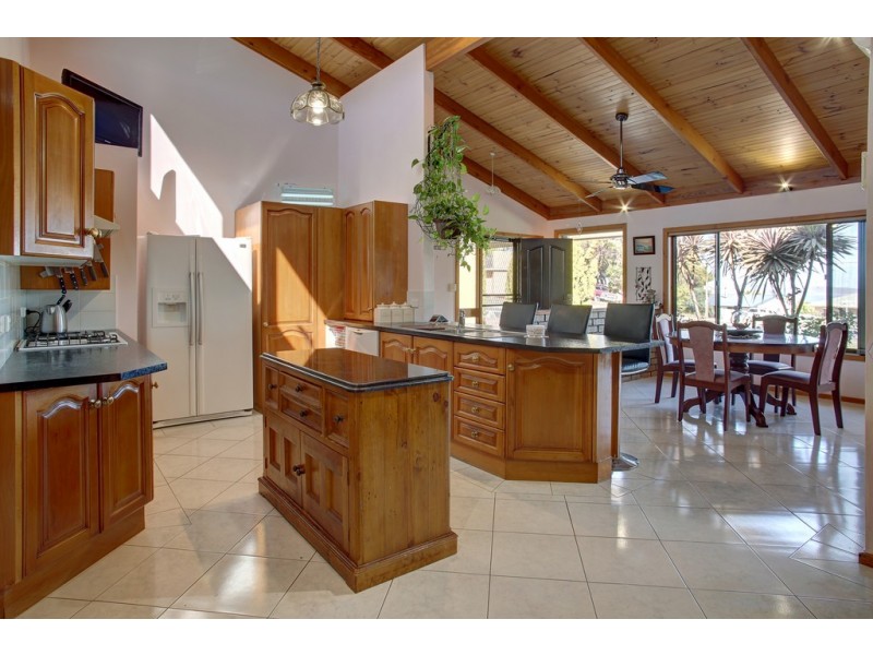 1 Hilltop Drive, Port Lincoln SA 5606
