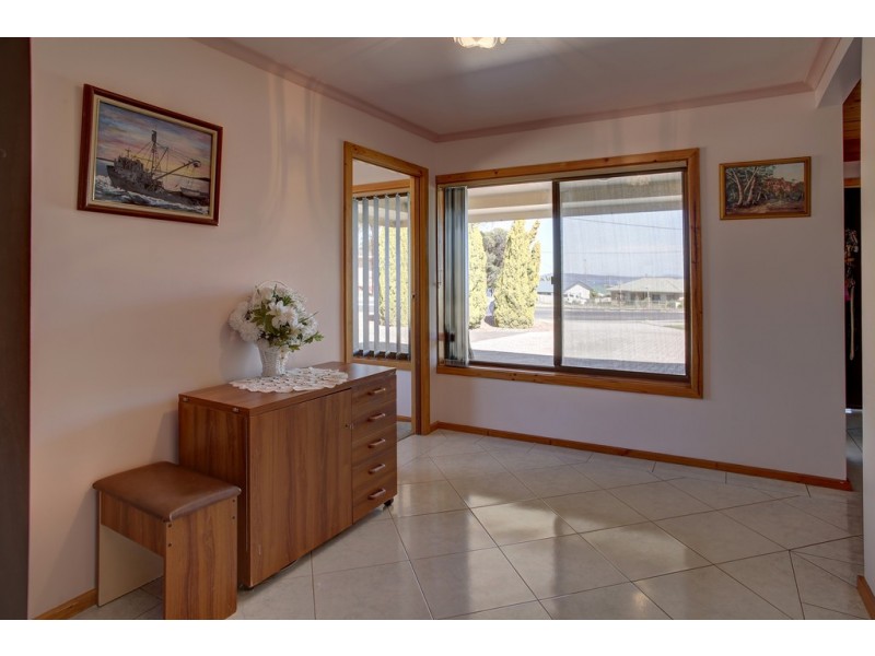 1 Hilltop Drive, Port Lincoln SA 5606