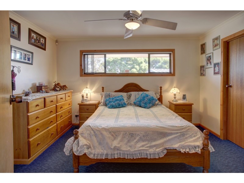 1 Hilltop Drive, Port Lincoln SA 5606