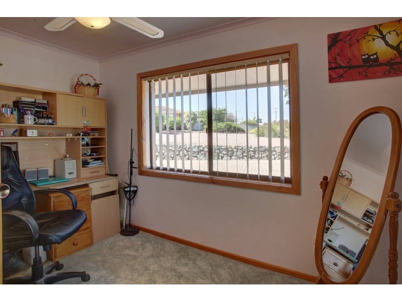1 Hilltop Drive, Port Lincoln SA 5606