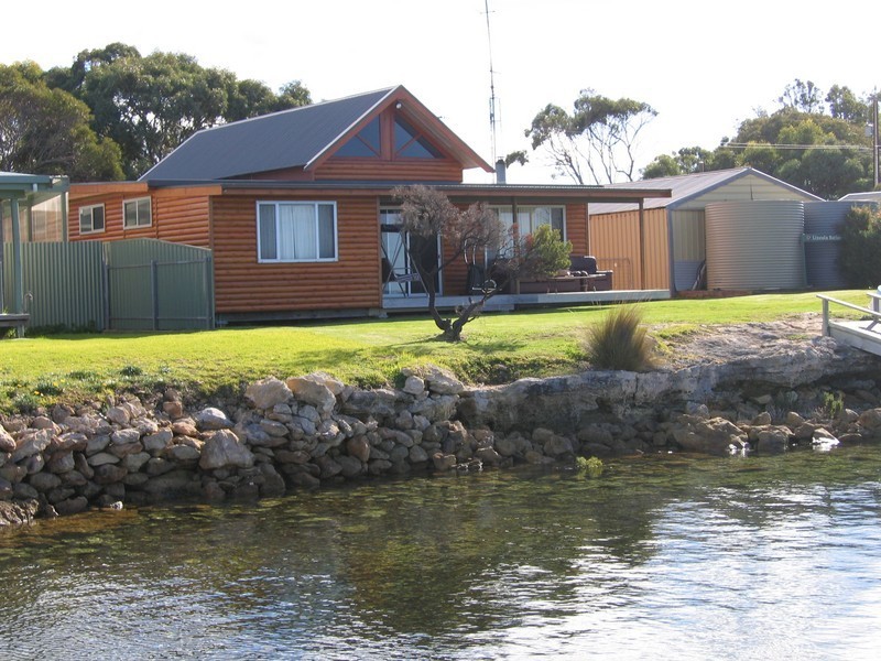 867 Proper Bay Rd, Tulka SA 5607