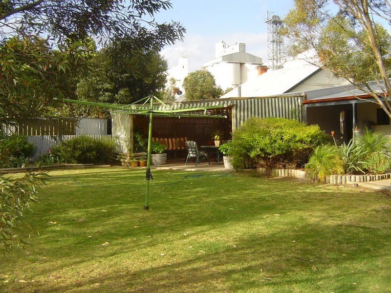 16 Bruce Terrace, Cummins SA 5631