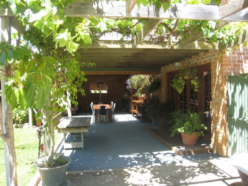 215-217 Esplanade, Coffin Bay SA 5607