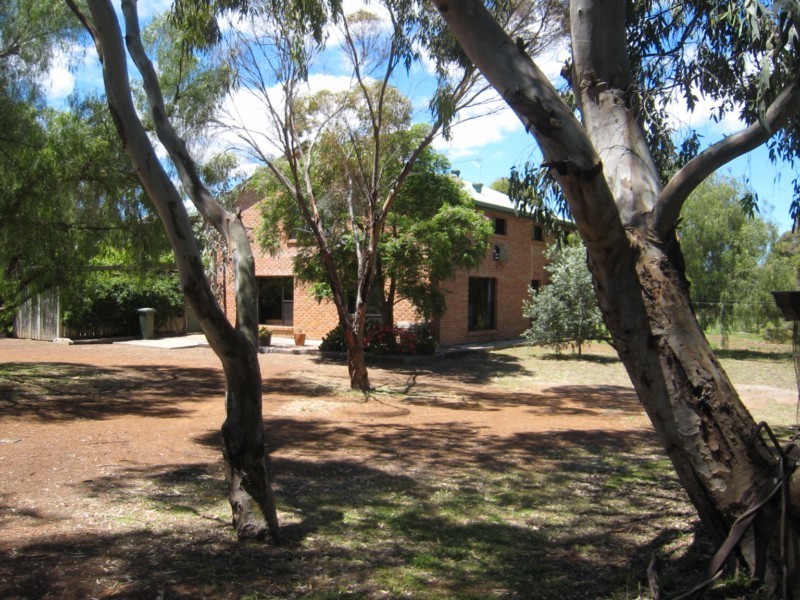 215-217 Esplanade, Coffin Bay SA 5607