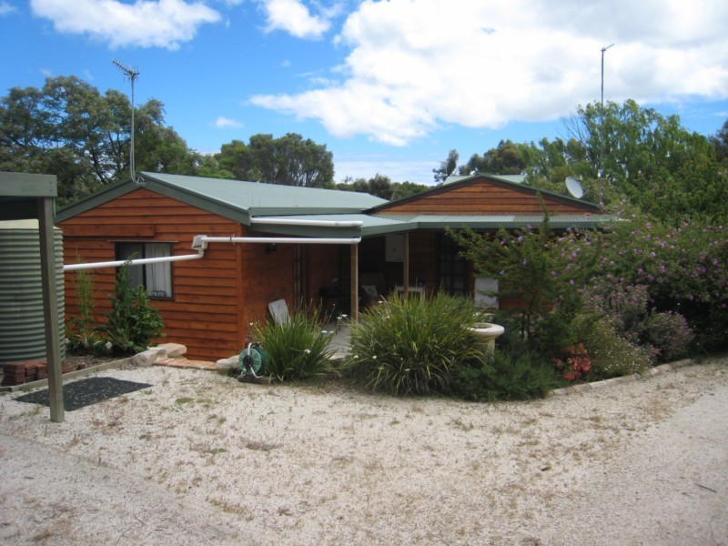 215-217 Esplanade, Coffin Bay SA 5607
