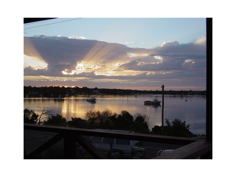 27 Esplanade, Coffin Bay SA 5607