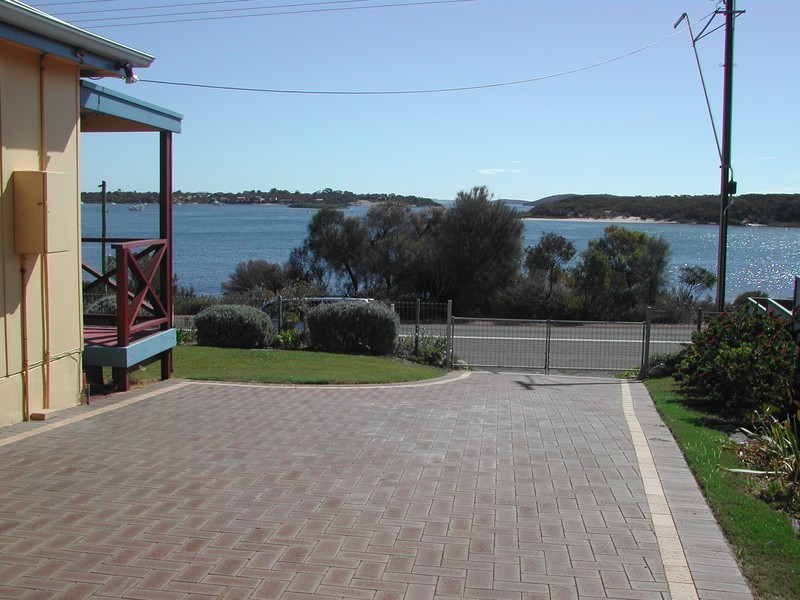 27 Esplanade, Coffin Bay SA 5607